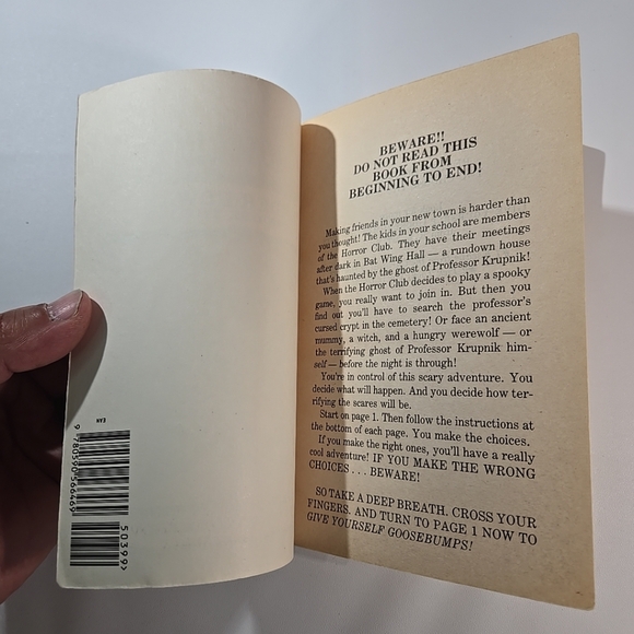 Give Yourself Goosebumps #3 Trapped In Bat Wing Hall - Picture 2 of 6